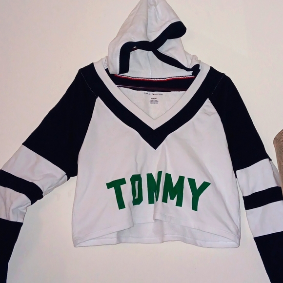 Tommy Hilfiger Crop Sweater - Picture 1 of 3